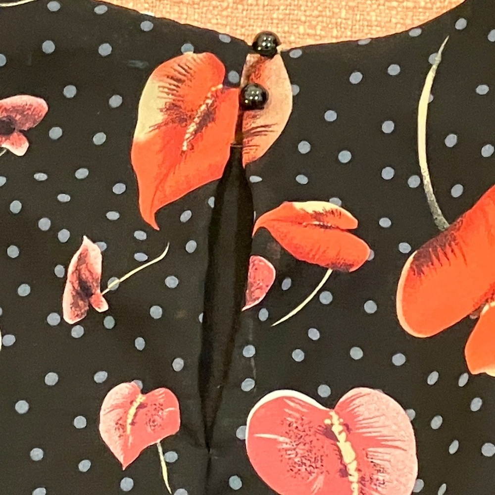 Enough About Me Montreal small wm’s Black / Red Floral midi or mini Dress - Picture 13 of 14